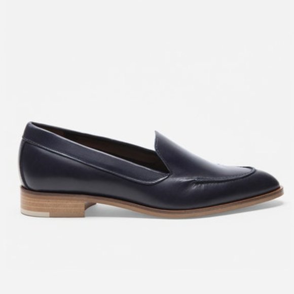 Everlane Modern Loafer in Navy - Picture 6 of 6